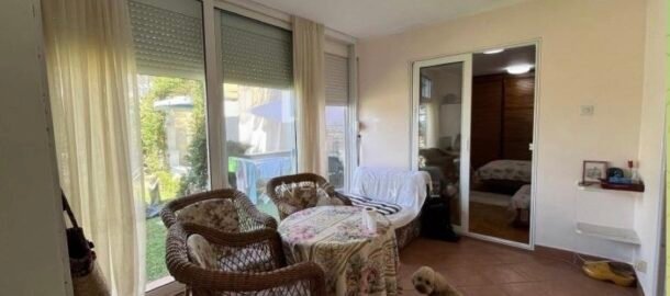Petrovac: Cozy two-bedroom apartment with sea views